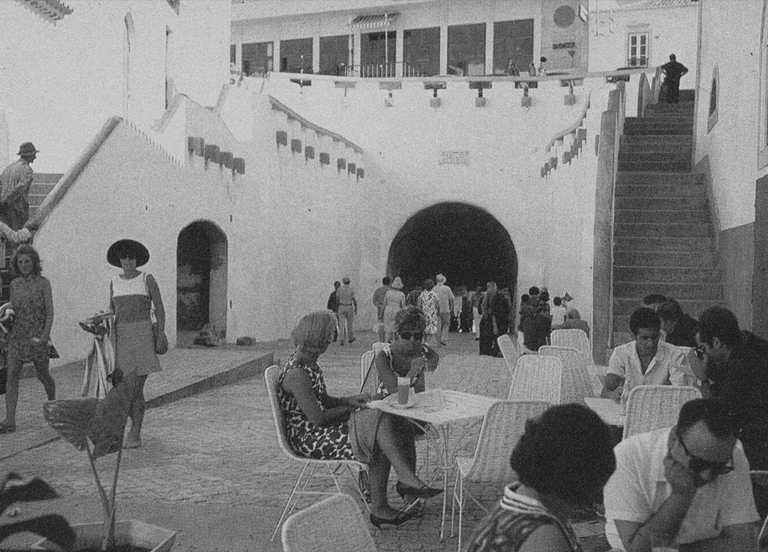 Nasce o Casa del Mar